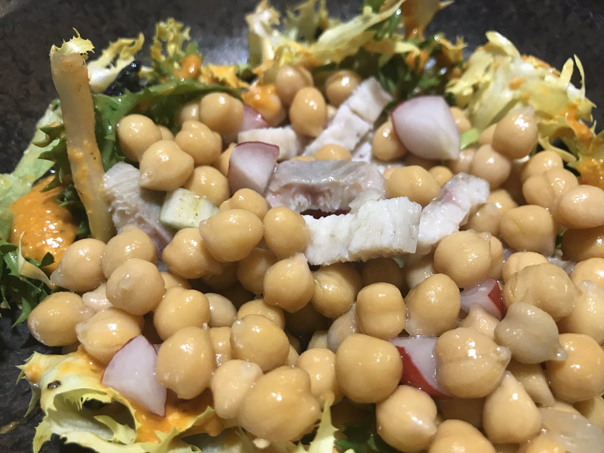alacartemenus's tweet photo. Ayer cenamos en @canarmengol @slowfoodbcn @SlowFoodCat 

Empedrat de cigronet con anguila del Delta y romesco.

Rabo de ternera a la cerveza @Capfoguer Tiernísima y riquísima!

Dèntol con ñoquis de calabaza y espinacas 🔝🔝 https://t.co/EtZyMkWUkE