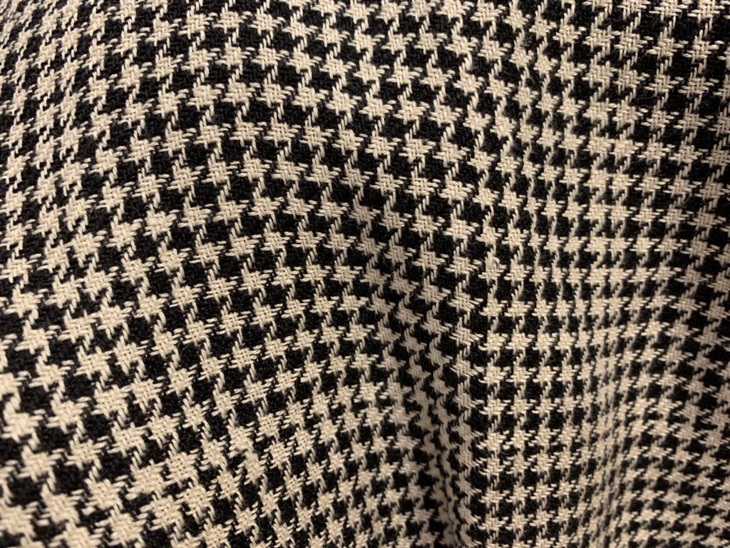 confect_kitte's tweet photo. “ New Arrival ” 

【HAVERSACK】 Hound’s Tooth Tuck Trousers

上品な質感と柔らかさ、滑らかさは
一般的なリネンのイメージを覆します。

程よい厚みもあり、3シーズンお勧めです。

#haversack
#Houndstoothcheck
#CONFECT
#nestrobe 
#kitte
#tokyo
#ハバーサック
#千鳥格子 https://t.co/qGLiwaeIln