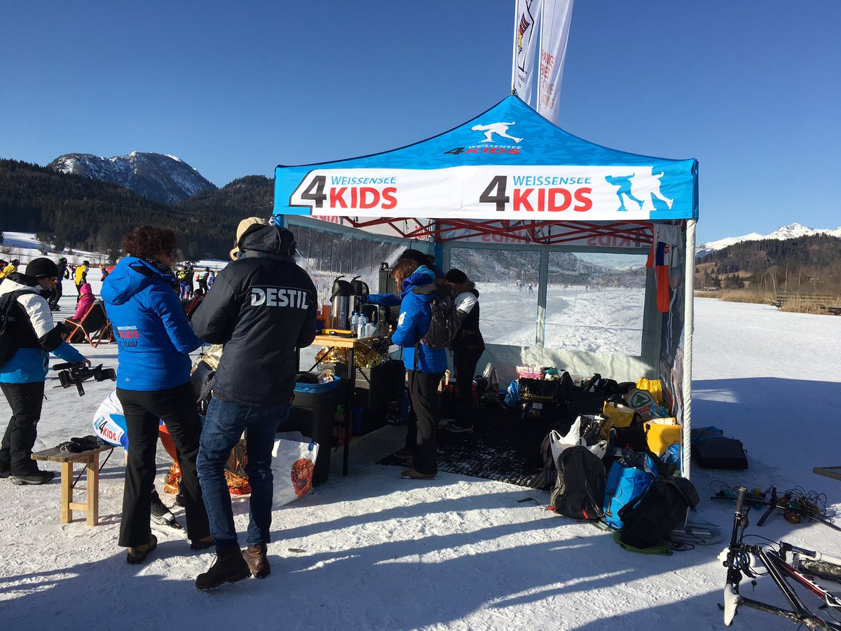 hhes1963's tweet photo. Helden op de Weissensee! #aew20 https://t.co/KR2pFWsy47