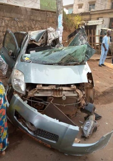 Zainab_Nkemgang's tweet photo. Very beautiful family crushed by a truck this morning @ Bastos. Pregnantwife, son,husband and father inlaw 
Gone In a flash. This is so painful.
We who are alive have to be so grateful to God every minute.
May their souls rest in perfect peace 
Please keep their family in ur https://t.co/GslZDHZNMJ