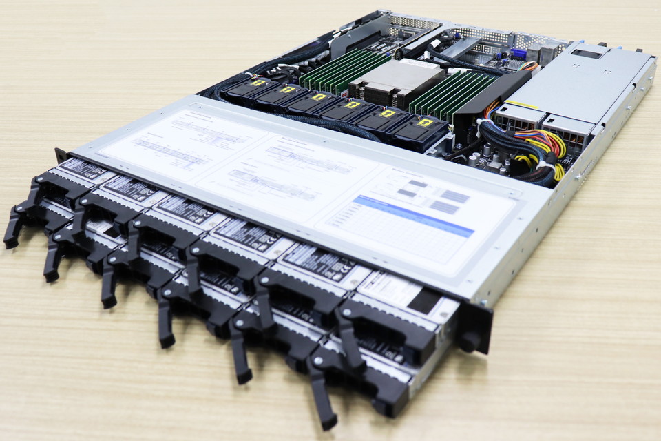 dospara_web's tweet photo. 他にもサーバー製品たくさんあります!
https://t.co/UHKp5H7TFv #TWPro #法人向けサーバー https://t.co/UP1xtz9h4W