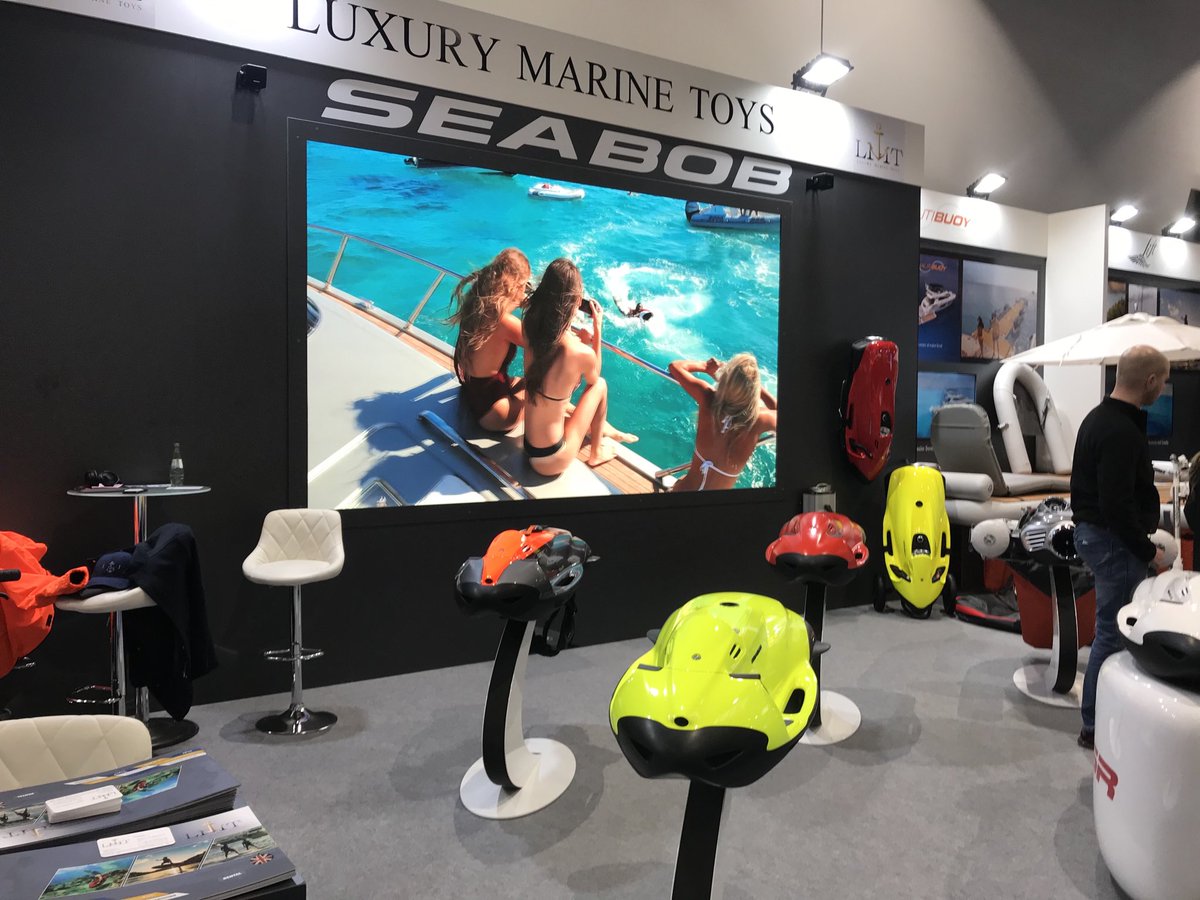 BasilKaratzas's tweet photo. Like a kid in a candy store, and on business! ⁦@nonstopboot⁩ #bootShow #DuesseldorfBootShow ⁦@KaratzasMarine⁩ #BootDuesseldorf #boating #yachting #sailing https://t.co/pDPaVHtNOm