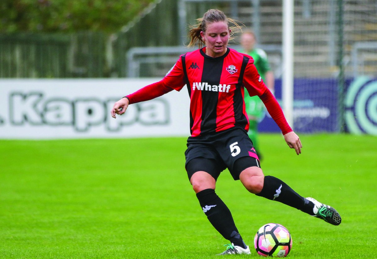 LewesFCWomen's tweet photo. TRANSFER NEWS: We bid a very fond farewell and good luck to Amy Taylor who moves to Crystal Palace. Best of luck for the future. We've loved having such a professional and thoroughly nice person at the club ❤️🖤⚽️😘
@taylaa_6 https://t.co/T7pOyYSnME