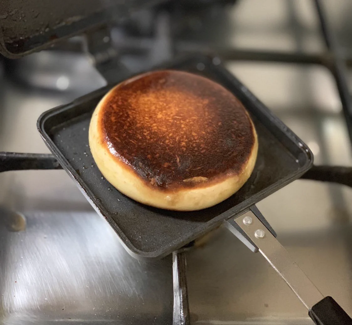 あんまんが違う食べ方に！？あんまんをホットサンドで挟んで焼くとめちゃうま！
