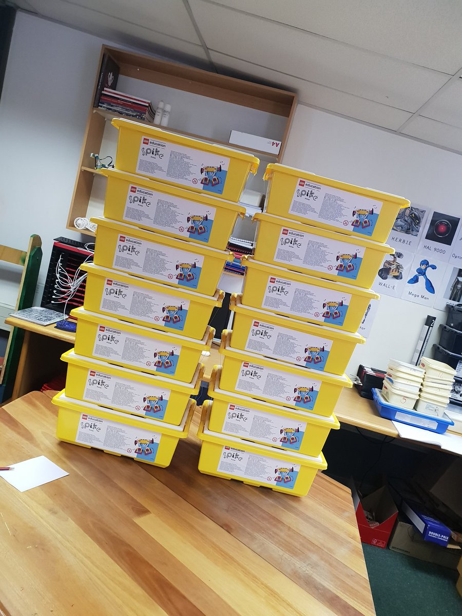 Claudannmul's tweet photo. So exciting! Some new robots. #RedhillRobotics #LegoSpikes @LEGO_Education https://t.co/EWkkDbK6Tv