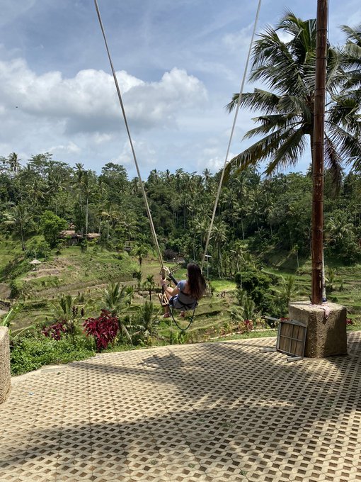 I believe I can fly, I believe I can touch the sky 💙💙💙 #natalygold #amazingworld #bali https://t.co/<a href="/tag/bali"class="tags"><span>#bali</span></a><a href="/tag/natalygold"class="tags"><span>#natalygold</span></a><a href="/tag/amazingworld"class="tags"><span>#amazingworld</span></a>