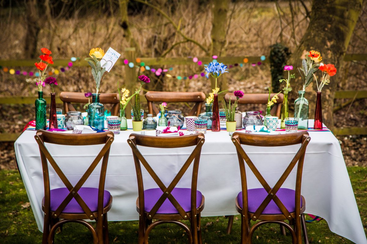 When you’ve got that #Fridayfeeling and you just want to party #furniturehire #crossbackchairs #eventprofs #weddinghire #weddingfurniture #eventhire