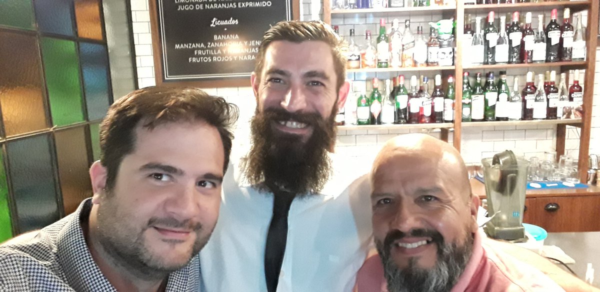 carrizoeduardo3's tweet photo. Los mejores #cockteles @anarkobitters y la mejor #musica con #amigos en @MercadoCentro @PeatonalLavalle #BuenosAires https://t.co/d7P9s5EpNB