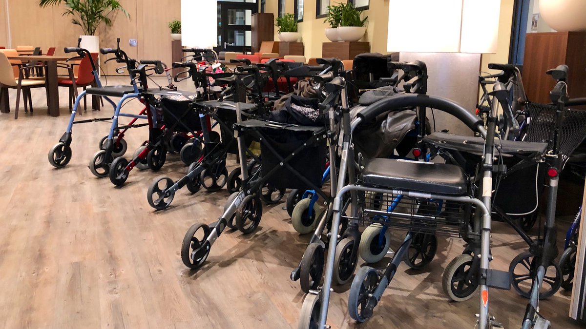 Antoinettelaan's tweet photo. Op bezoek bij woonzorgcentrum HOZO in Hillegom. Gesproken met wijk-, en regieverpleegkundigen die zich zorg dragen voor ouderen. Met een vol notitieboekje door naar het volgende werkbezoek. https://t.co/nhUpQx0Dei