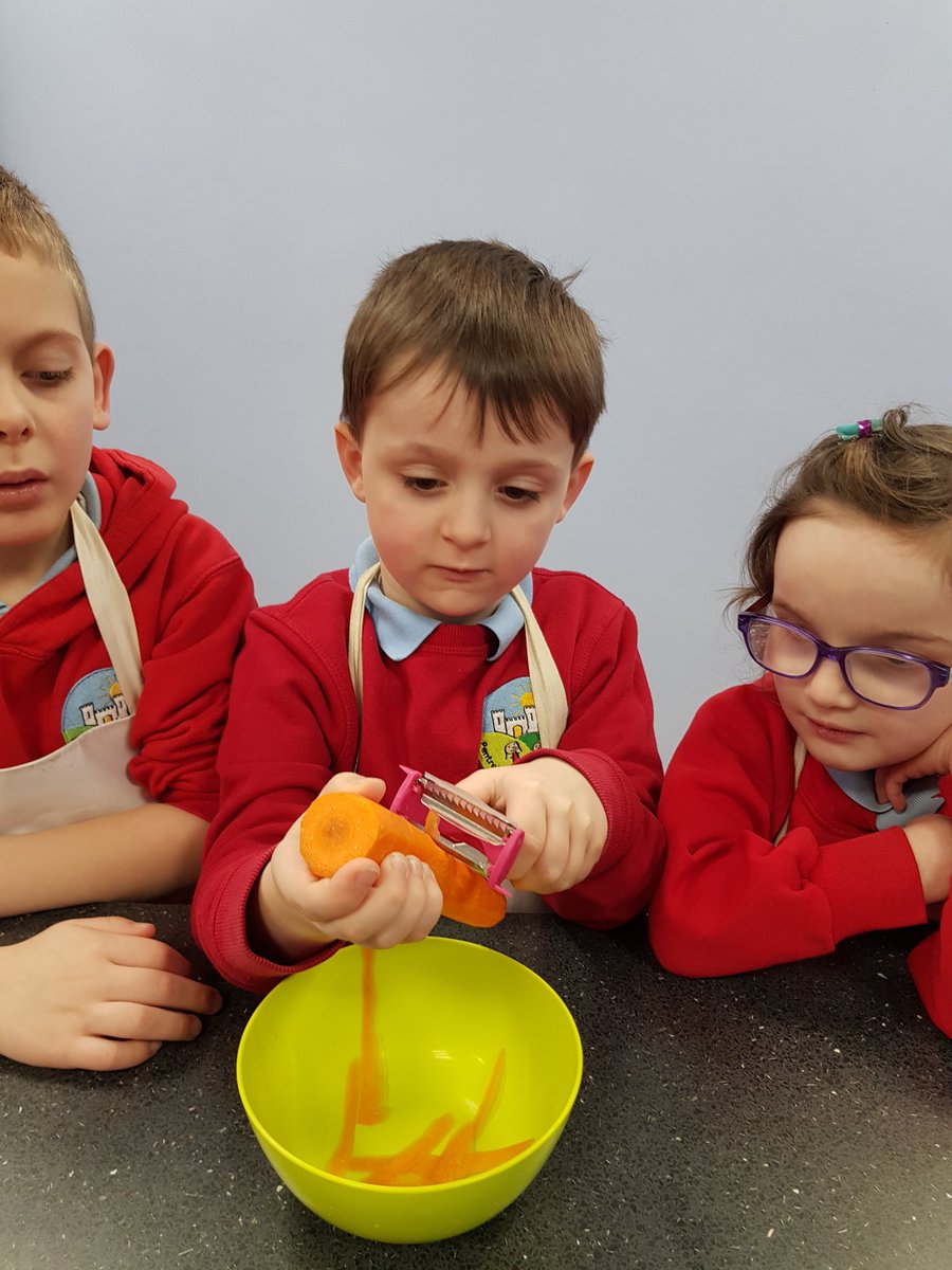 PentrerGraig's tweet photo. Celebrating Chinese New Year today #pgpspaceships #pgpart #pgpart https://t.co/zw1kriHkx5