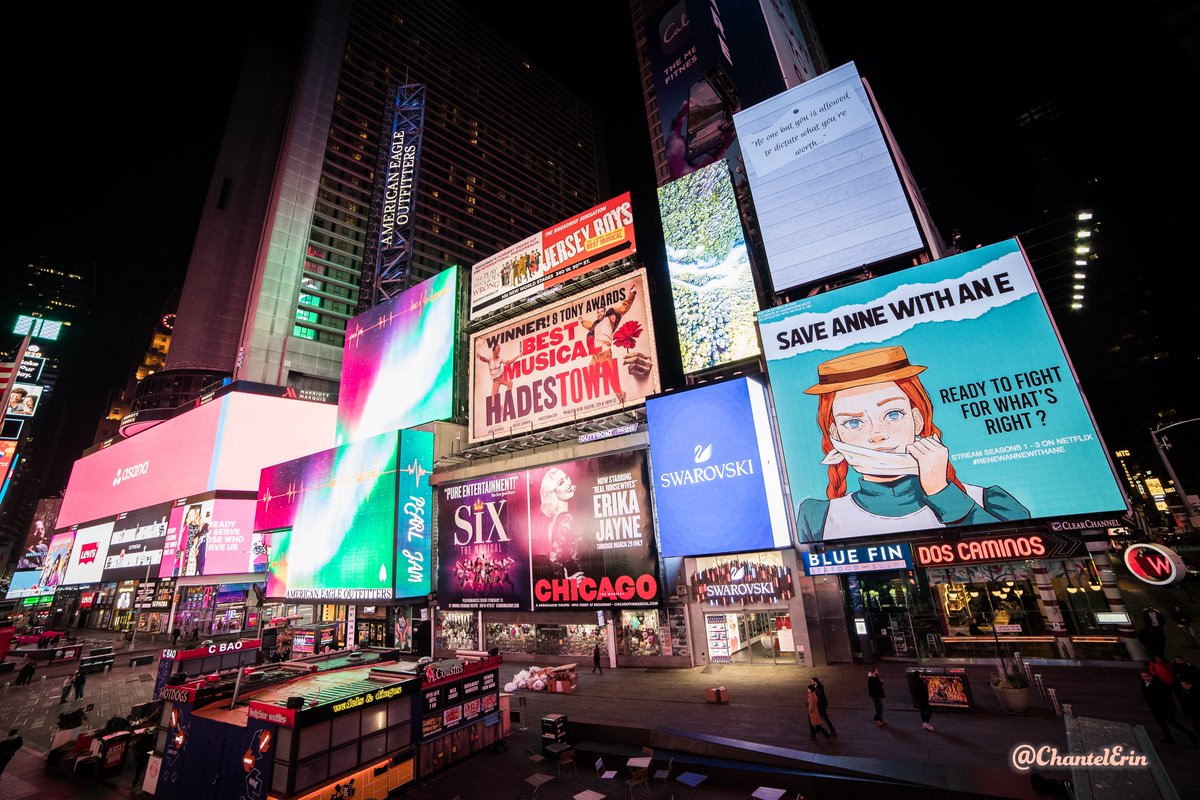 chantelerin's tweet photo. Hello from New York City! ✌🏻🤩 Check out this fan-created digital billboard for “Anne with an E” in Timesquare also funded entirely by fans in an effort to save the cancelled show 🌃 Art by @luztapiaart @bytheseashell @caitsspace 🤩 @awaefanprojects @netflix @cbc @TODAYshow https://t.co/U5xfiML5oX
