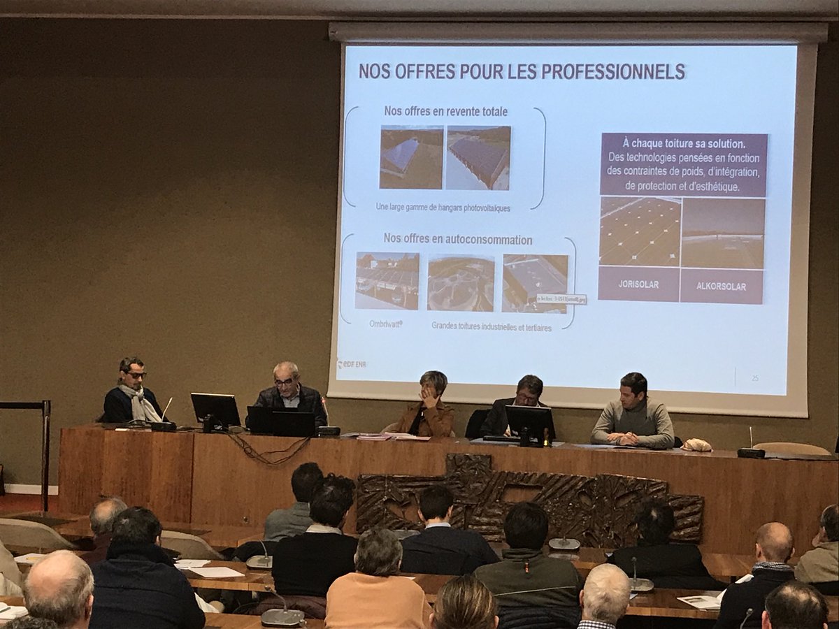 celine_lean37's tweet photo. Produire dès maintenant l’#énergie de demain avec le #SolairePhotovoltaïque? Pour nos clients #irrigants ce matin à la ⁦@chambagri28⁩, grâce aux 💡d’⁦@EDF_Entreprises⁩ &amp; ⁦@EDFENR_Officiel⁩ chacun aura toutes les clés en main pour mettre du☀️dans leurs énergies https://t.co/V2Y8VwEzV3