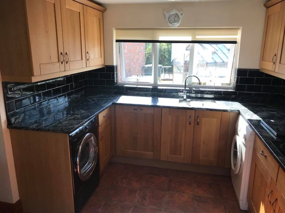 CJStonemasonry's tweet photo. #FridayFeeling 
A stunning Indian Black Granite worktop we installed a few years ago. Perfectly complemented by the black subway tiles and oak units. Get in touch if your kitchen needs a facelift - 01405 806300
https://t.co/sDQFR05pdf
#graniteworktop #kitchendesign #blackworktops https://t.co/r8YYf3kt55