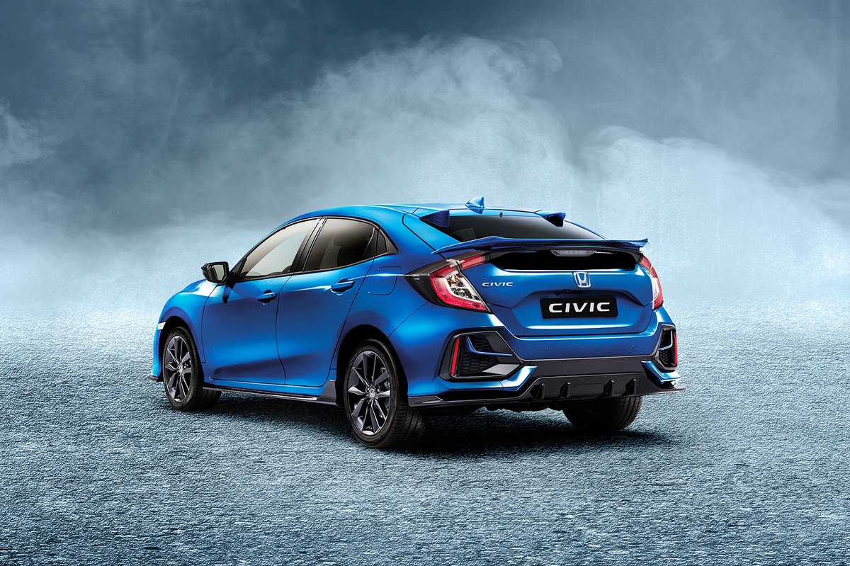 Honda_UK's tweet image. The Civic is not only a sleek, sporty car on the outside but it has a comfortable interior and boasts class-leading space on the inside. spr.ly/60121e1Mr #Honda #Civic #TestDriveEvent