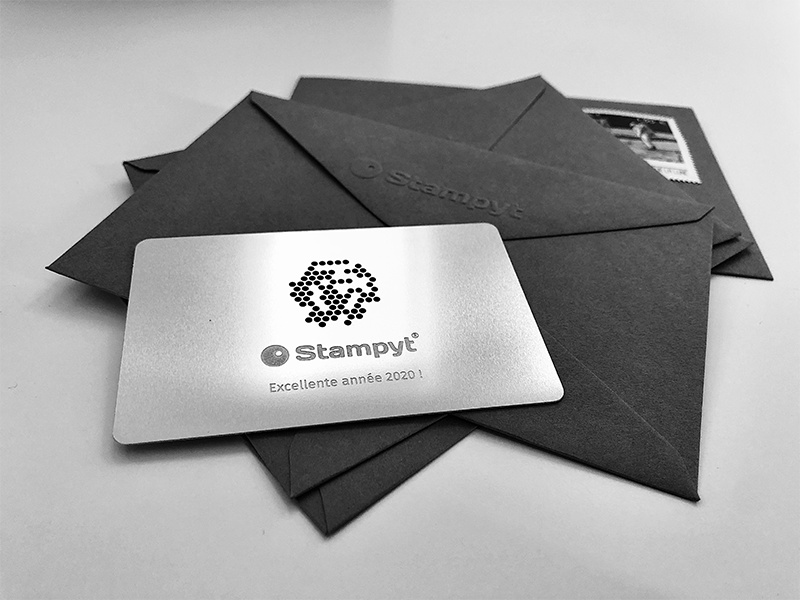 Cette semaine, nous avons envoyé une carte énigmatique à nos clients pour les remercier de leur fidélité.

Petit teasing sur le futur de nos solutions...

Restez connectés ! 🚀