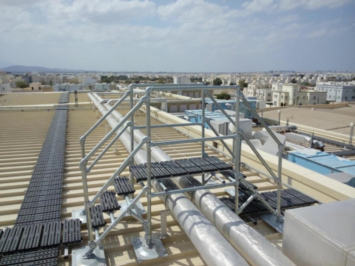 RoofEdgeFab's tweet photo. Read how #accessplatforms and #stepovers can help overcome obstacles on #roofs and provide safe access for workers https://t.co/emTk5Aen7P https://t.co/GYdWQbZhYN