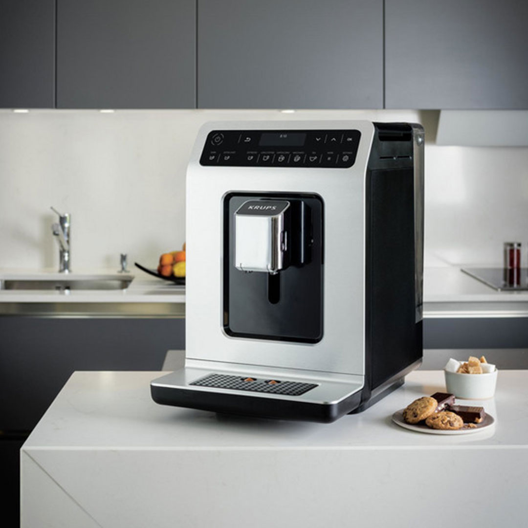 Van pads en cups naar KRUPS. Met de KRUPS Evidence maak je écht lekkere koffie van versgemalen bonen. Vandaag met 40% korting bij iBOOD😍 ibood.link/krups #koopje #ibood #koffie #koffiemachine #krups #krupsevidence #coffee #korting #voordeel