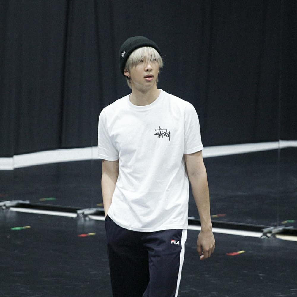 _candyclover's tweet photo. [IG: bts.bighitofficial] 2020.01.23🇺🇸
@BTS_twt #BTSRealTime #BlackSwan
#MAP_OF_THE_SOUL_7 🦢 https://t.co/kAB7gaIr6v