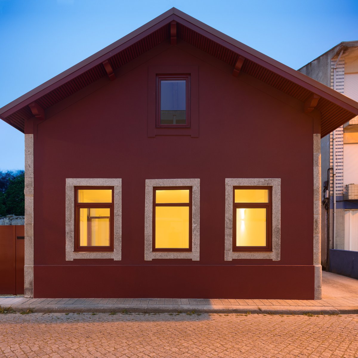 BoavistaWindows's tweet photo. Check out our new post about project "Casa Vermelha", in Porto 👌👌
https://t.co/Xn7UDrAsJ1 https://t.co/Loj1IZk4xe