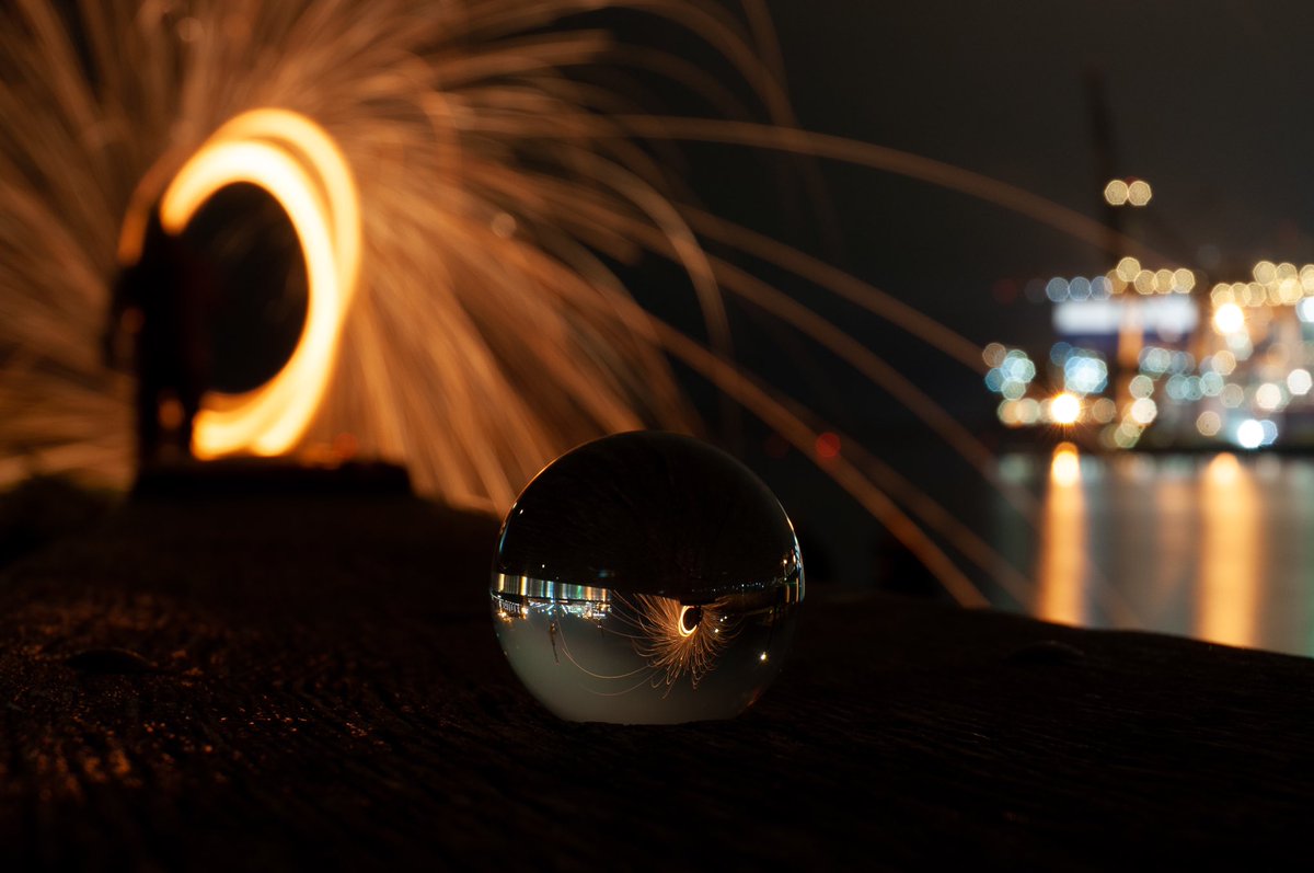 SinnerCo's tweet photo. Had a productive evening overlooking SCT in the #portofsouthampton shooting some long exposures. Very happy with how they turned out! #Nikon #photography #shipping #ports @nikonownermag @UKNikon https://t.co/7yTCKtFgkd