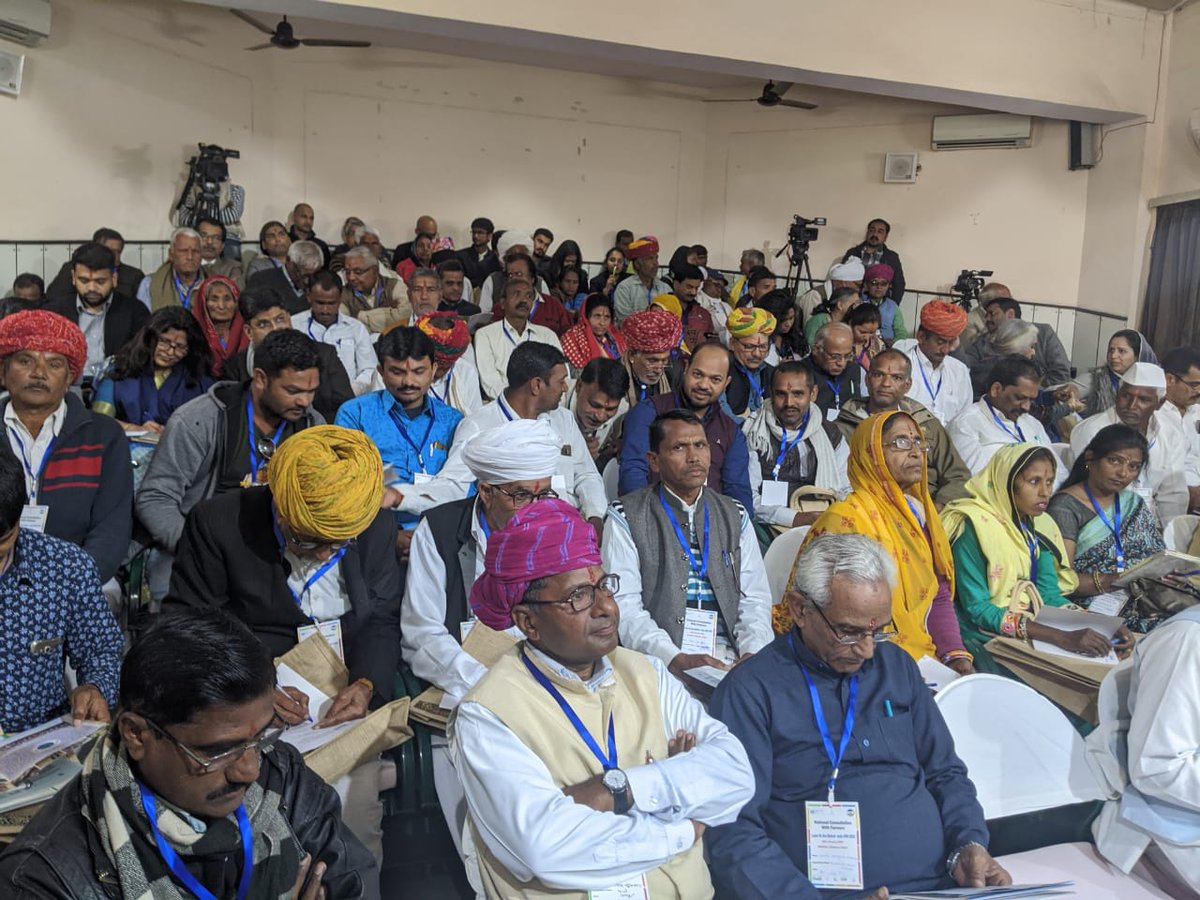 Agriculture is the largest source of livelihood in India. Almost 70 % of India's rural households depend on agriculture.

@UN and @NITIAayog in partnership with CSOs are tuning into farmers in #Jaipur today to hear their stories for #IndiaVNR2020. Watch this space for more!
#UN75