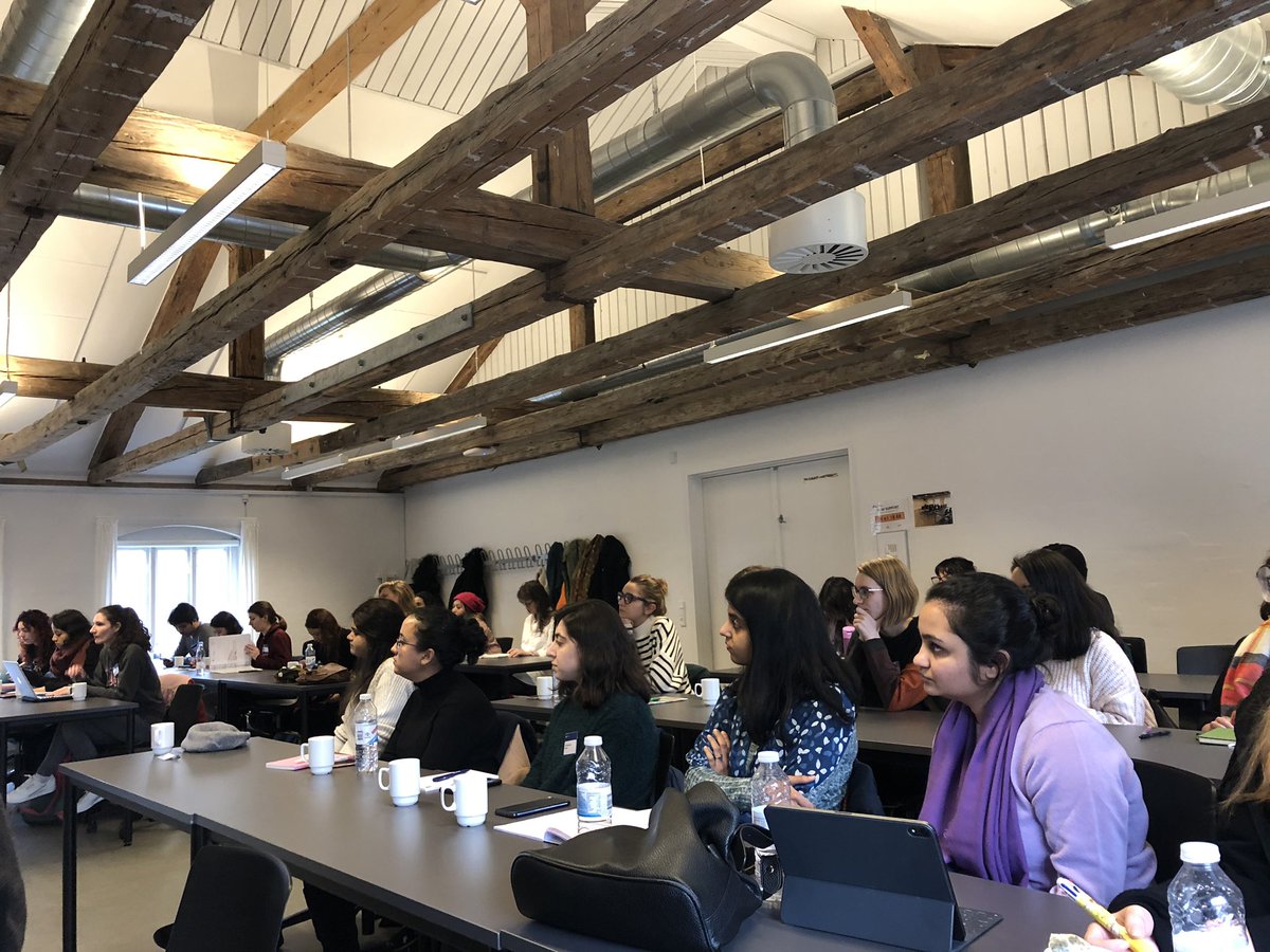 Cool bunch of <a href="/IntMastCLMC/">CLMCE</a> students startede here today 🌟 Looking forward to get started with <a href="/Nina26389521/">Nina</a> and @StineLiv