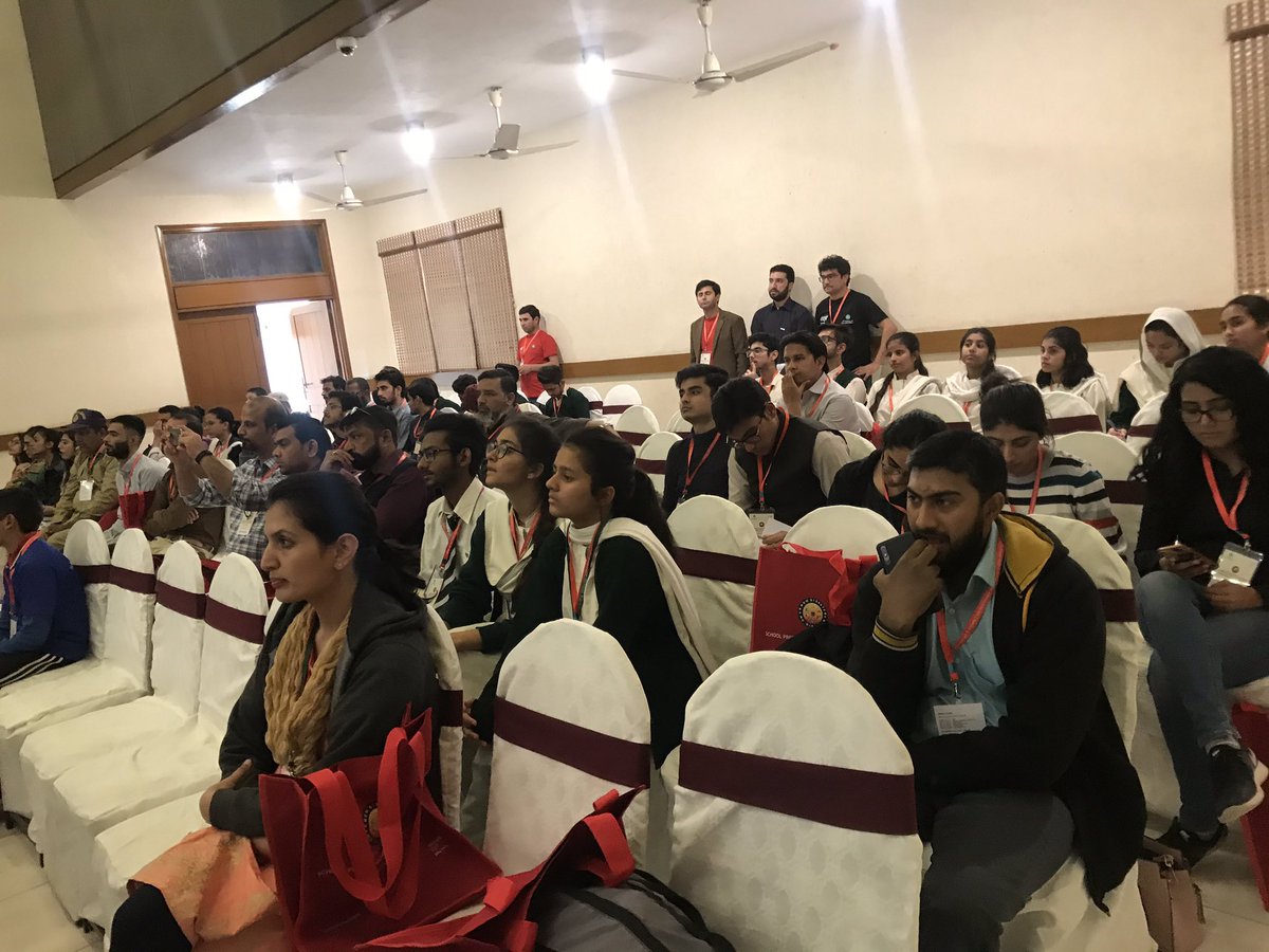hussain_uzma's tweet photo. It’s heartening to see people from all age group researchers , educators, students, entrepreneurs, lawyers, doctors, safety guards, counsellors and parents have joined us to help schools to prepare for emergencies. #AKUIED #SPEAKUHack2020 #HackathonIED #IED #CCIT
#AKUHackathon https://t.co/LwFTtiAneu