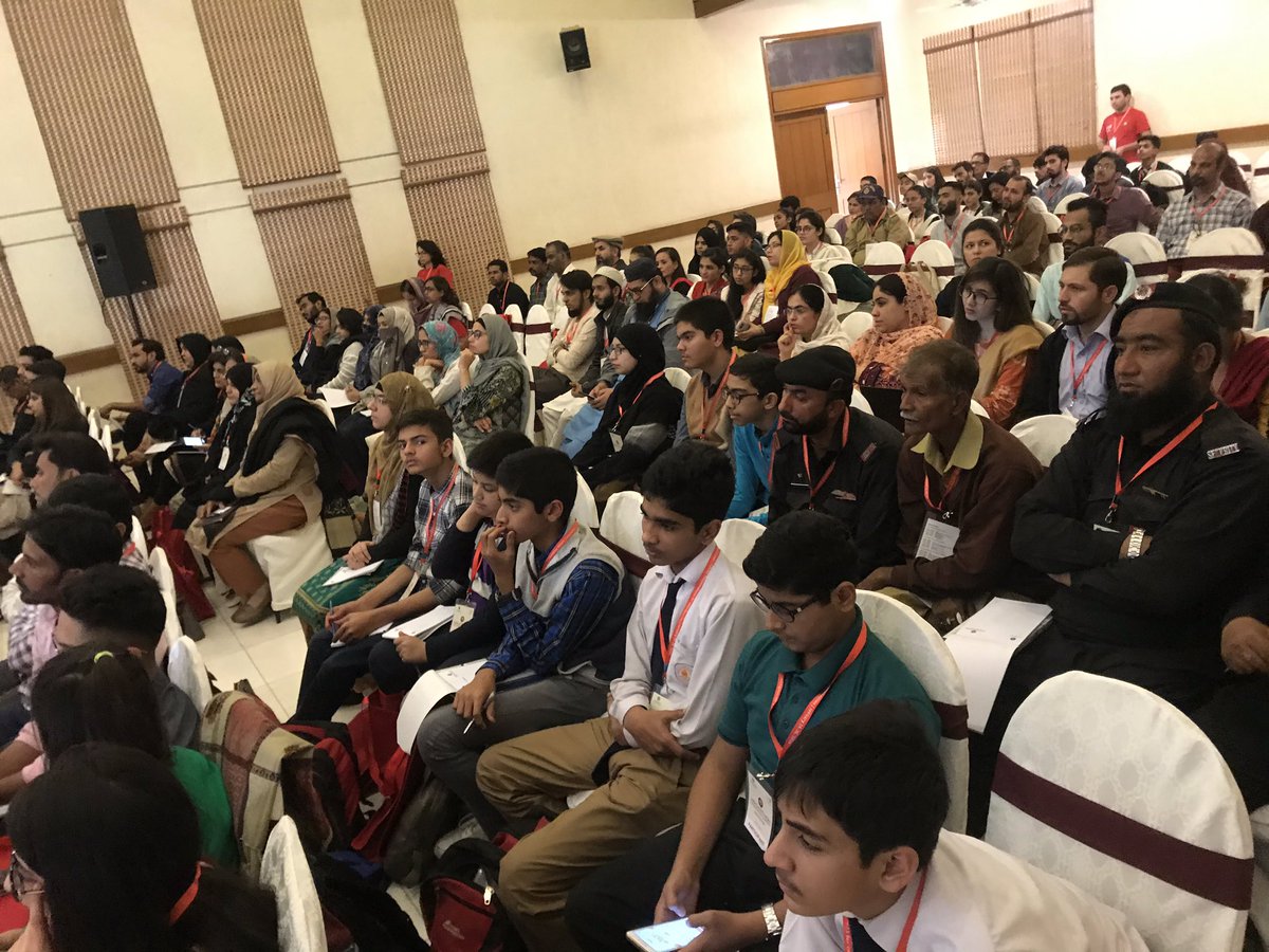 hussain_uzma's tweet photo. It’s heartening to see people from all age group researchers , educators, students, entrepreneurs, lawyers, doctors, safety guards, counsellors and parents have joined us to help schools to prepare for emergencies. #AKUIED #SPEAKUHack2020 #HackathonIED #IED #CCIT
#AKUHackathon https://t.co/LwFTtiAneu