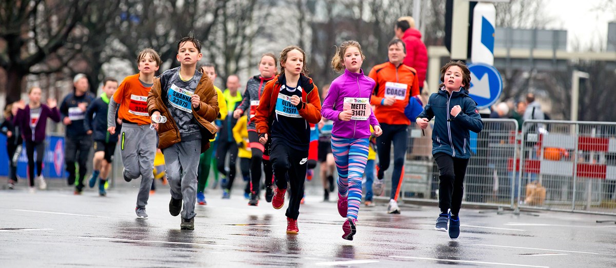 Schoolsport070's tweet photo. CPC Scholenloop - Wist je dat: iedere school die haar deelnemers voor 10 februari inschrijft, de leerling startnummers met als extra Naam van de School ontvangt? En bij 50+ aanmelding een schoolkraam op de @CPCLoopDenHaag Schoolcampus? #scholenloop #cpc #citypiercity https://t.co/Kzb3930cSA