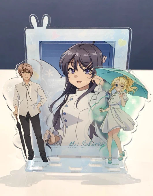 イベントグッズ情報「ポストカードセット アクリルフレームスタンド付き」のご紹介 イベントビジュアルのポストカードに別売りのアクリル商品も立てられるスタンド付きの豪華なセットですライブビューイング会場でも販売致します!▼LVチケット青ブタ 