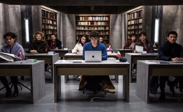 cinema_cafe's tweet photo. 【1/24 本日公開オススメ作品①🎟】

『 #9人の翻訳家 囚われたベストセラー  』📚
 
ミステリーな仕掛けが重なり、最後まで展開が読めない！

「このサイテーな世界の終わり」のアレックス・ロウザー演じるアレックスがとてもアレックスでオススメです

どんな映画？📚
https://t.co/F1fQiCEDX6 https://t.co/PZgndqPVIA