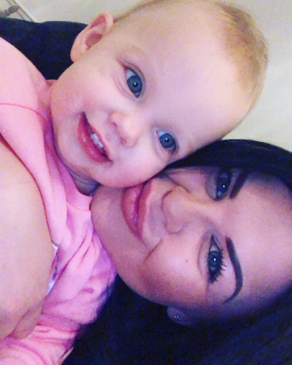 ChristieBaston's tweet photo. The best morning cuddles with my little beauty, she’s just everything 👩‍👧💗 https://t.co/2VGK38DDC1