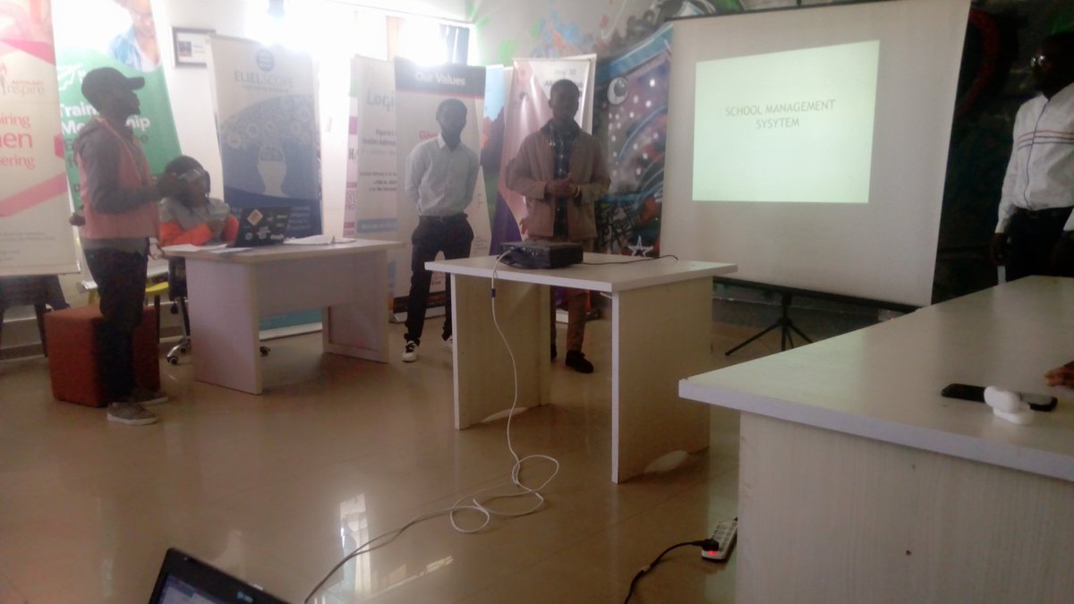 MosesMaster4's tweet photo. Group four presenting their business Ideas https://t.co/TFMy3saH0b