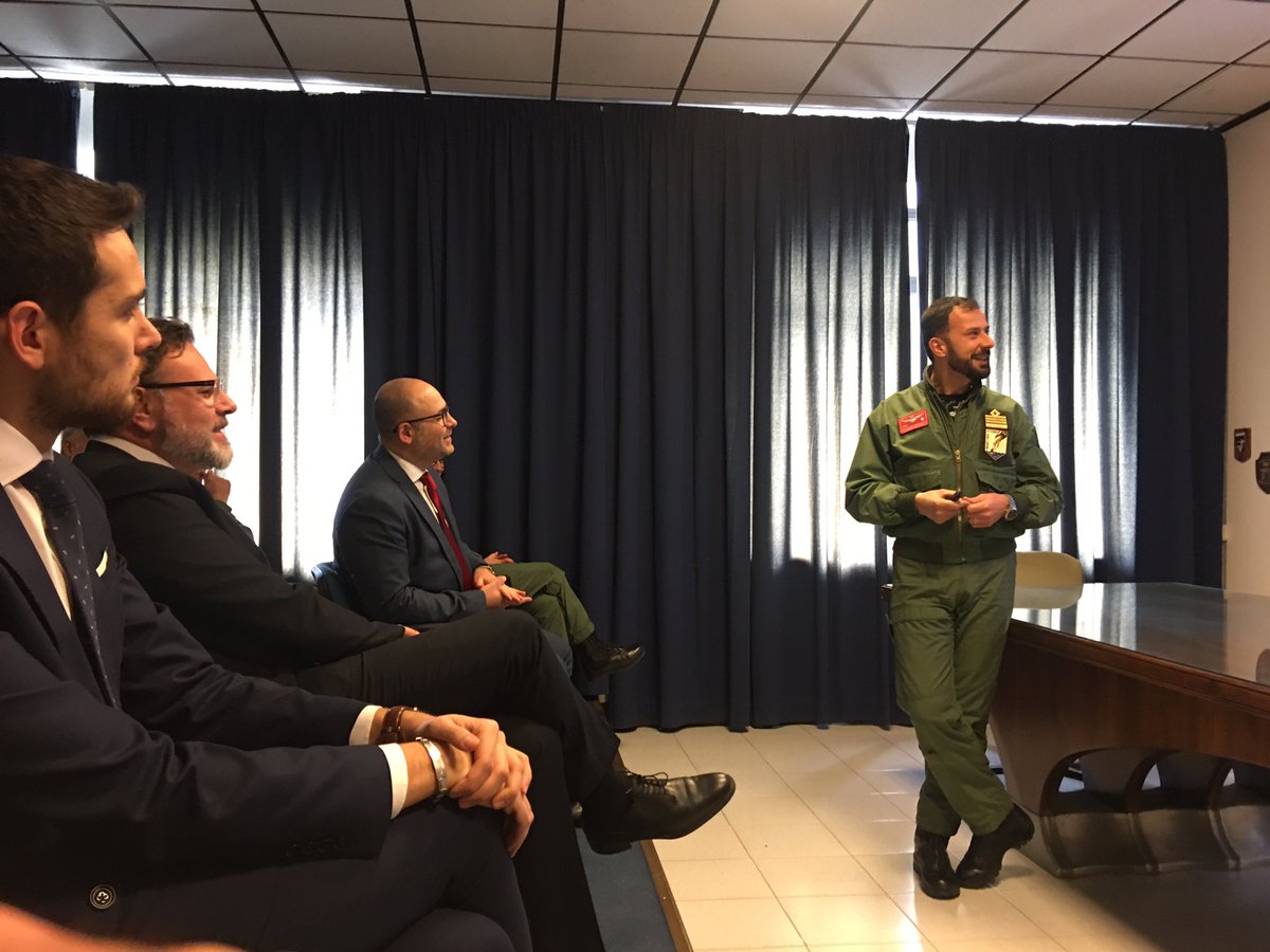 A #Sigonella con <a href="/andreagiarrizz/">Andrea Giarrizzo</a> e <a href="/chiazzeseM5S/">Giuseppe Chiazzese</a> per conoscere le peculiarità della più importante base militare del Mediterraneo. Da qui si controllano gli spazi aerei civili , militari e unmanned.