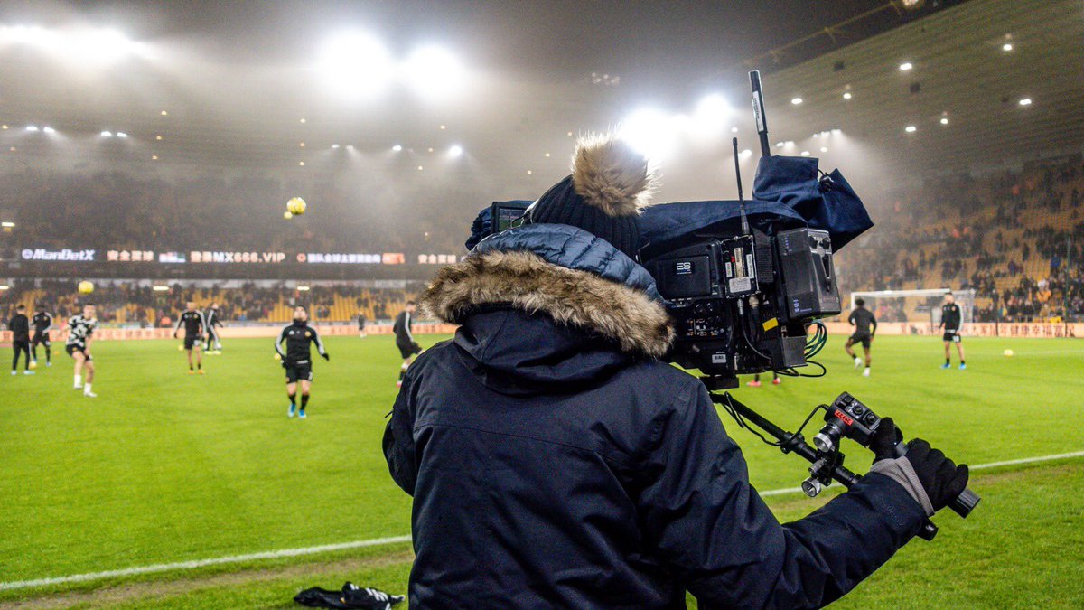 EMGConnectivity's tweet photo. #TeamRF doing what we do best for #Teamgenic and #BTSports #EPL #WOLLIV #invincible will they do it? https://t.co/31gQ5OZLvj