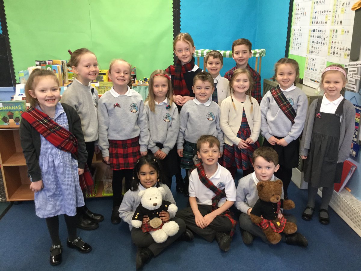 FoveranSchES's tweet photo. Ready for our cafe wearing a touch of tartan. @FoveranSch https://t.co/uCnhLNVVuh