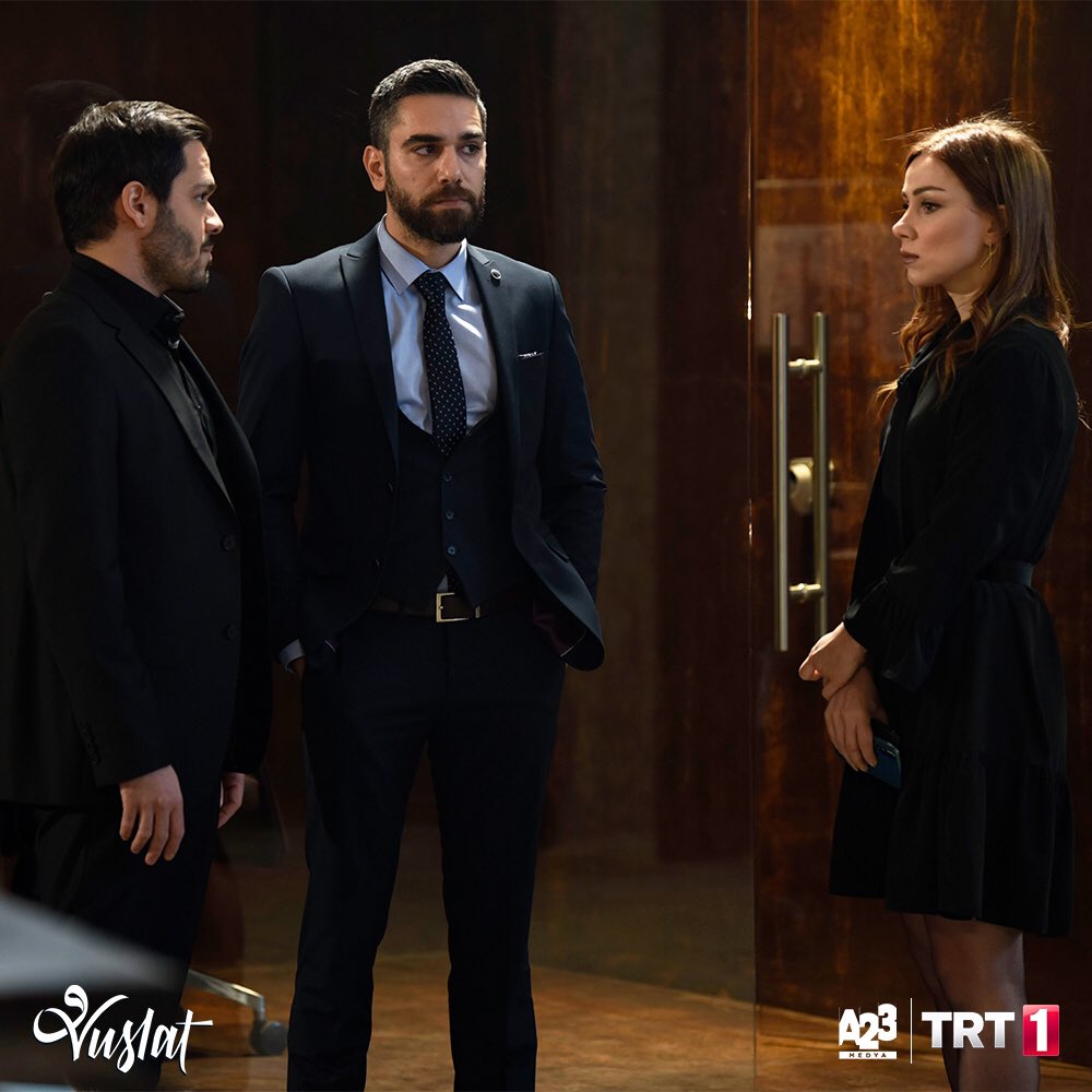 Aziz köstebeğin peşinde! #Vuslat Pazartesi <a href="/trt1/">TRT 1</a>'de. <a href="/a23medya/">A23 Medya</a>