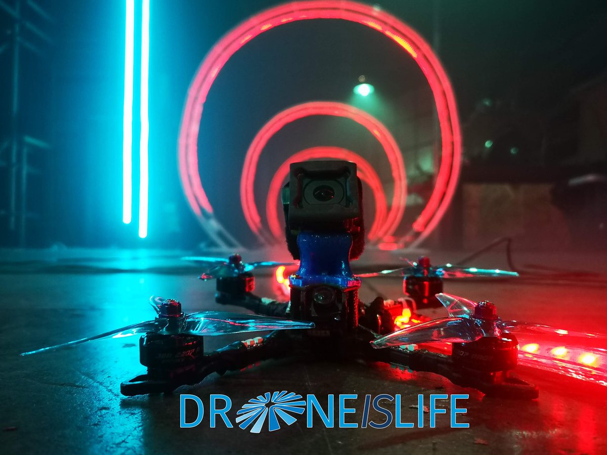 JAB1a's tweet photo. Such an epic track setup by https://t.co/ss81s6YwqF
#droneislife #gemfan #acehe #aikon #3bhobby #menacerc #fpv #fpvlife #fpvaddiction #fpvracer #fpvracing #fpvquad #fpvdrone #vodafoneuk #lewishamilton #fpvtack #racing #formula1 #indoor #team #fpvfun #avantquads #altra5 #hurricane https://t.co/K7kVYaQDJM
