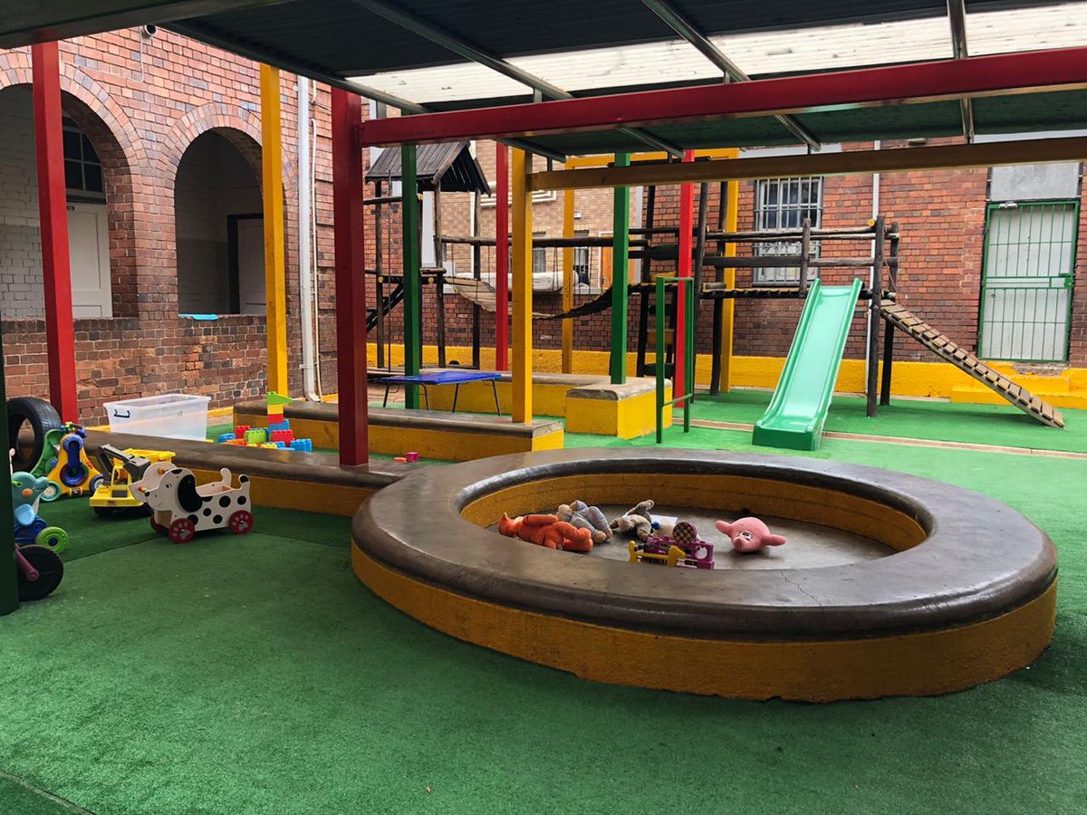 ScanDisplay's tweet photo. We recently donated astroturf which had been used previously at an exhibition to @ECLAHPreschool in Fordsburg, Johannesburg.
This was a great way for the #ScanTeam to contribute to #ZeroWaste and ensure the children enjoy their playtime!
#sustainability #environment https://t.co/tWCTxYIctY