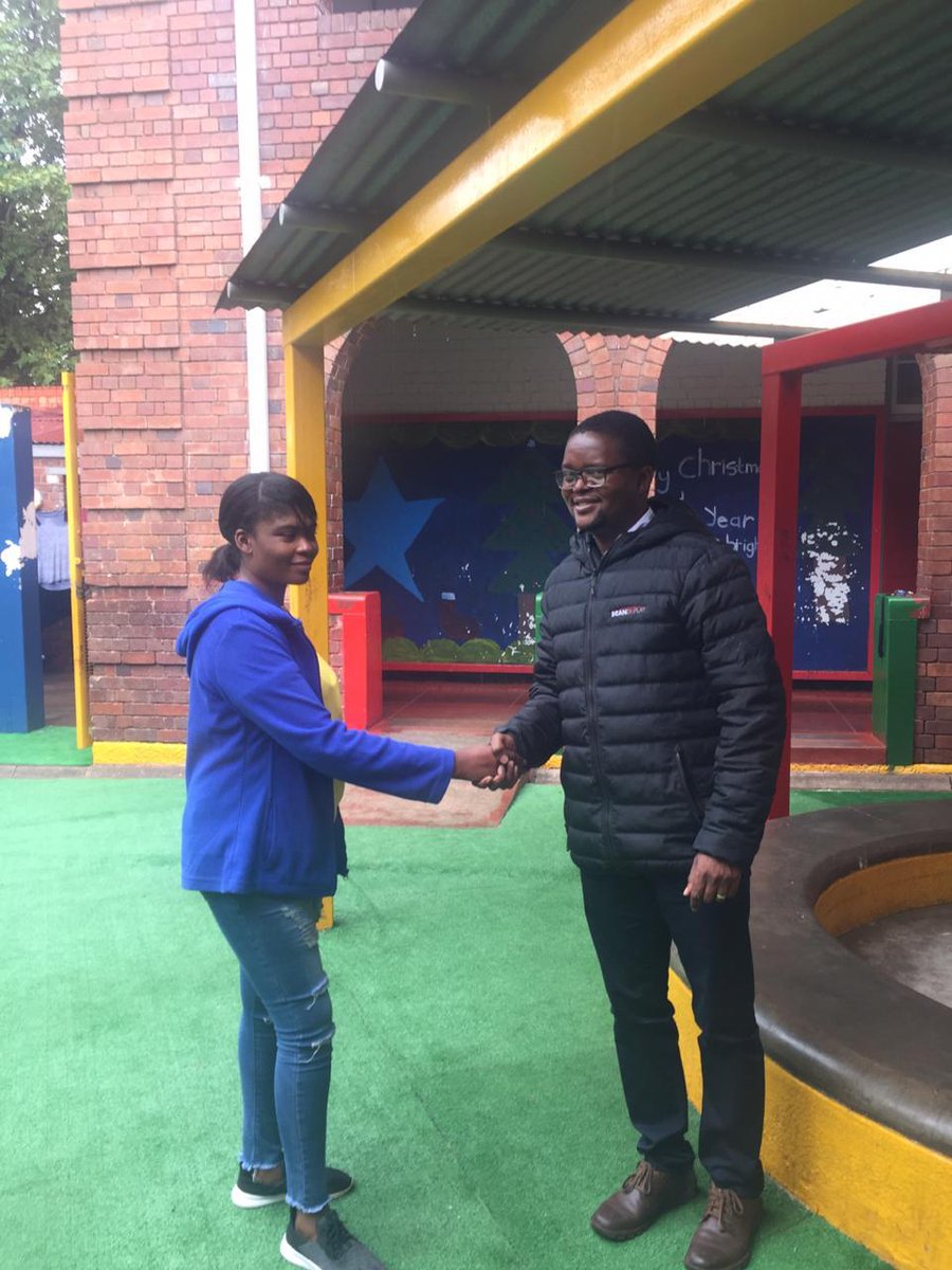 ScanDisplay's tweet photo. We recently donated astroturf which had been used previously at an exhibition to @ECLAHPreschool in Fordsburg, Johannesburg.
This was a great way for the #ScanTeam to contribute to #ZeroWaste and ensure the children enjoy their playtime!
#sustainability #environment https://t.co/tWCTxYIctY