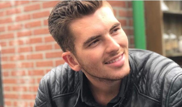Scherpenzeler vermist in Soest SCHERPENZEEL Scherpenzeler Barry van Velthuizen (19) is sinds donderdagmiddag vermist. Dat meldt zijn moeder Sandra van Velthuizen op Twitter. Volgens haar werd haar zoon rond 13.... twib.in/l/dEkkeraRRyzd