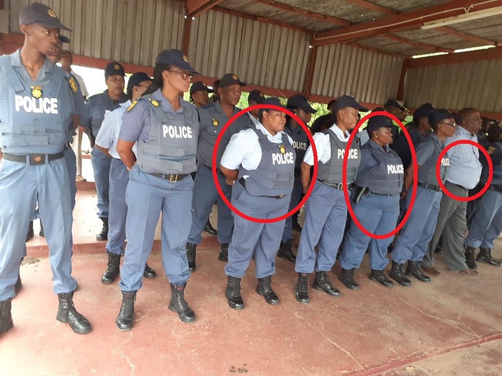 midkemia69's tweet photo. ^^
@GenBheki_Cele please get your peace officers to #StomachInChestOut
im not sure what level of fitness is required, but these people with round billies and popping buttons on shirts are not going to be chasing any criminals
#PoliceFitness
#FatCops https://t.co/e12u6z6i6j