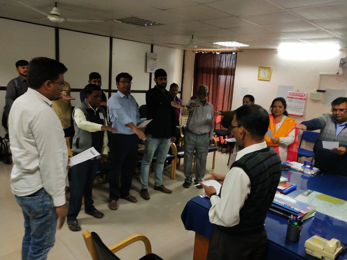 sdmvadodara's tweet photo. NVD Pledge taking programme  @ ERO 141 VADODARA CITY
@CollectorVad @pkumarias @CEOGujarat @CMOGuj https://t.co/YEQAoA4cA8