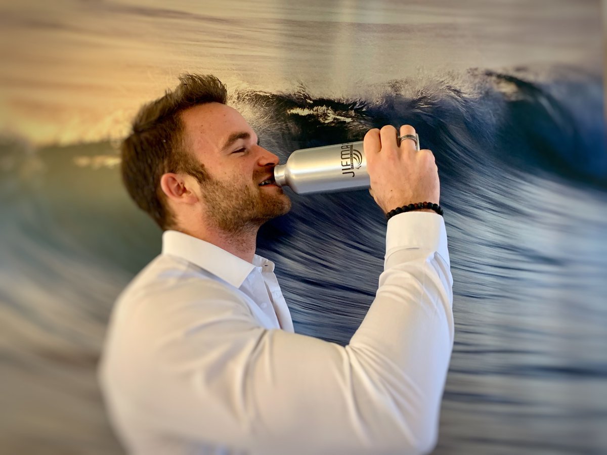 ♻️In order to reduce our production of plastic waste, all our teams &amp; crews are now equipped with an aluminum bottle🌍
Result after 6 months of trial: we already saved the planet with 6000 Single-use plastic bottles. 

No plastic at sea! 

#recycling #plasticfree #gogreen