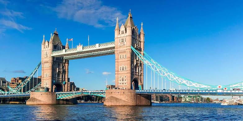 OnlySiddhartha's tweet photo. @makemytrip Always I see London Bridge in Hollywood movies and pictures now its my dream to visit there and see it with my one eyes .#UKCalling #travelcontest #ReasonToTravel @makemytrip
Join
@DayalOjha4
@i_sudipto
@iammargam https://t.co/rn9himlgkc