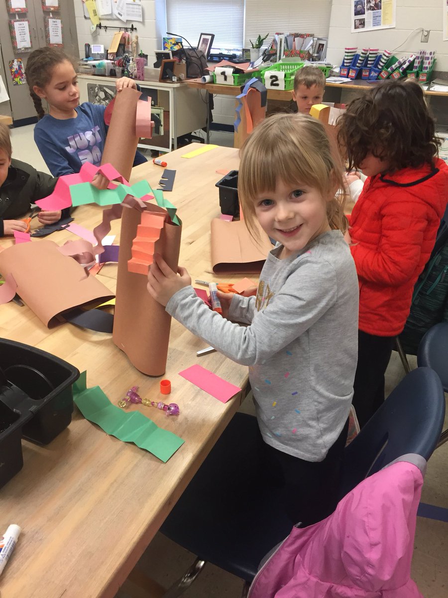 AimeeRop's tweet photo. Kindergarten gets excited about paper!! We used paper strips, 3-D techniques, glue and scissors to create these amazing paper monsters!! #haymarkettogether #hmesart #artisthebest @HaymarketCubs https://t.co/4bN8hYl48R