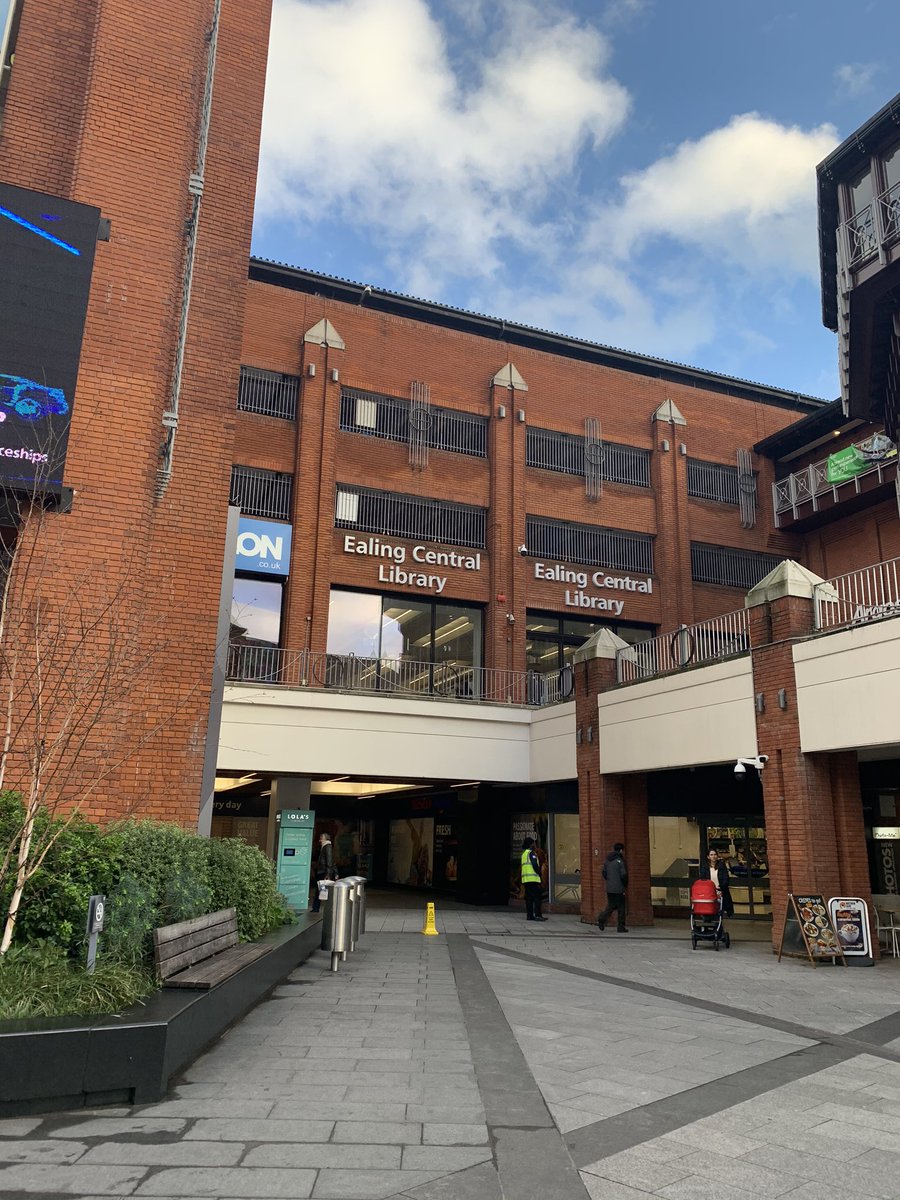 The #Slide team is at Ealing Central Library this morning. Here’s our driver Jatinder ready to take your questions.  Drop by and say hi! #ealing #rideshare <a href="/EalingLibs/">Ealing Libraries</a> <a href="/EalingCouncil/">Ealing Council</a> #slideealing