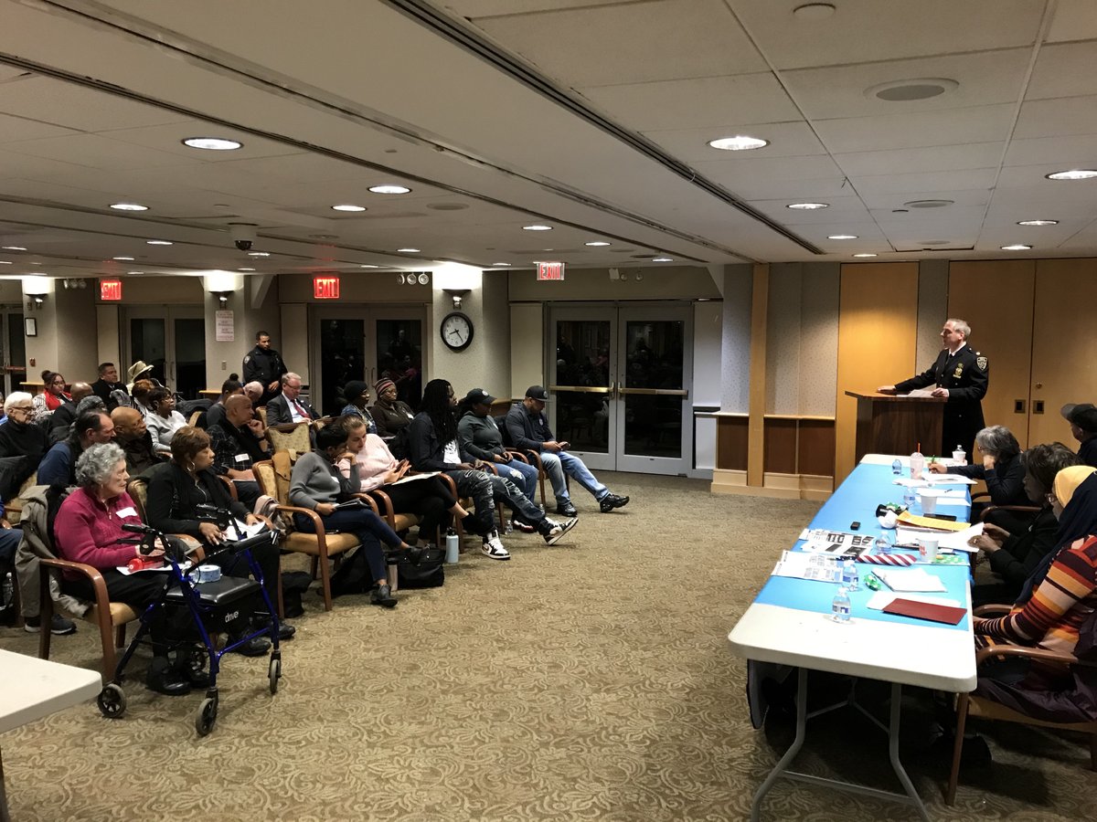 NYPD52Pct's tweet photo. We had a great Community Council Meeting last night. Thanks to The Plaza Rehab for hosting and all who attended. Congratulations to PO Echevarria on his award. #NYPDconnecting https://t.co/n1zcIhD6pm