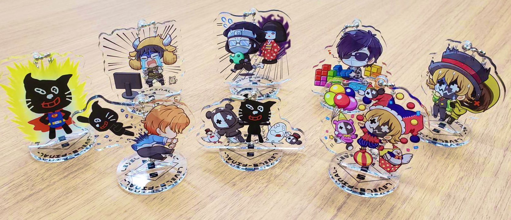 レトルト レベル5 新グッズ発表 アクキースタンドコレクション お持ち帰りバッグです アクキーはキーホルダーにしたり立てて飾ったり出来る優れもの ここにはない豪華シークレットもある模様 バッグは表裏で猫蟹になってて白黒2種類 かなり