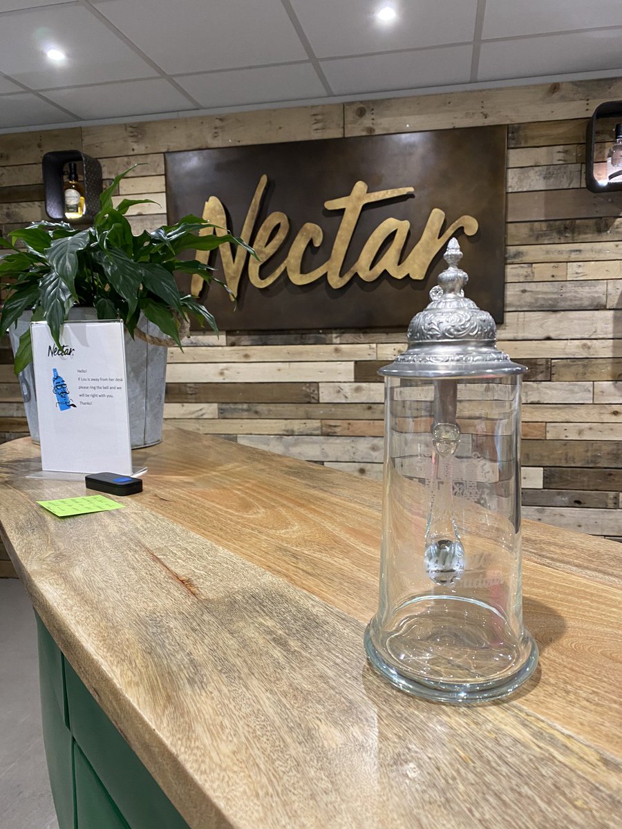 TheJamesBond700's tweet photo. Love the funky reception @nectarimportsuk ! Found this really cool @BudvarUK glass being lovingly cared for by Michael too ! https://t.co/m16ShrXRuo